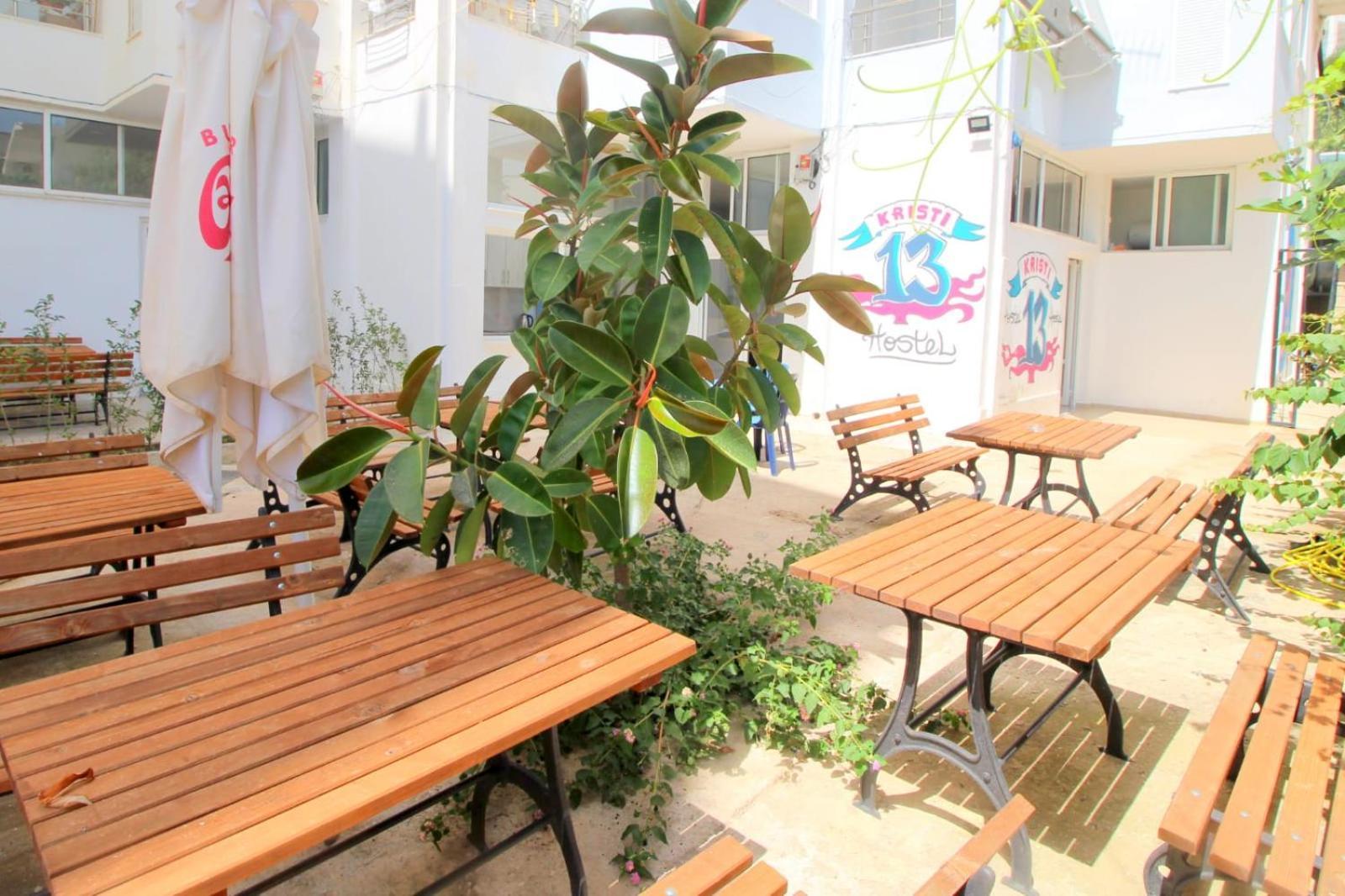 Hostel K13 Sarandë